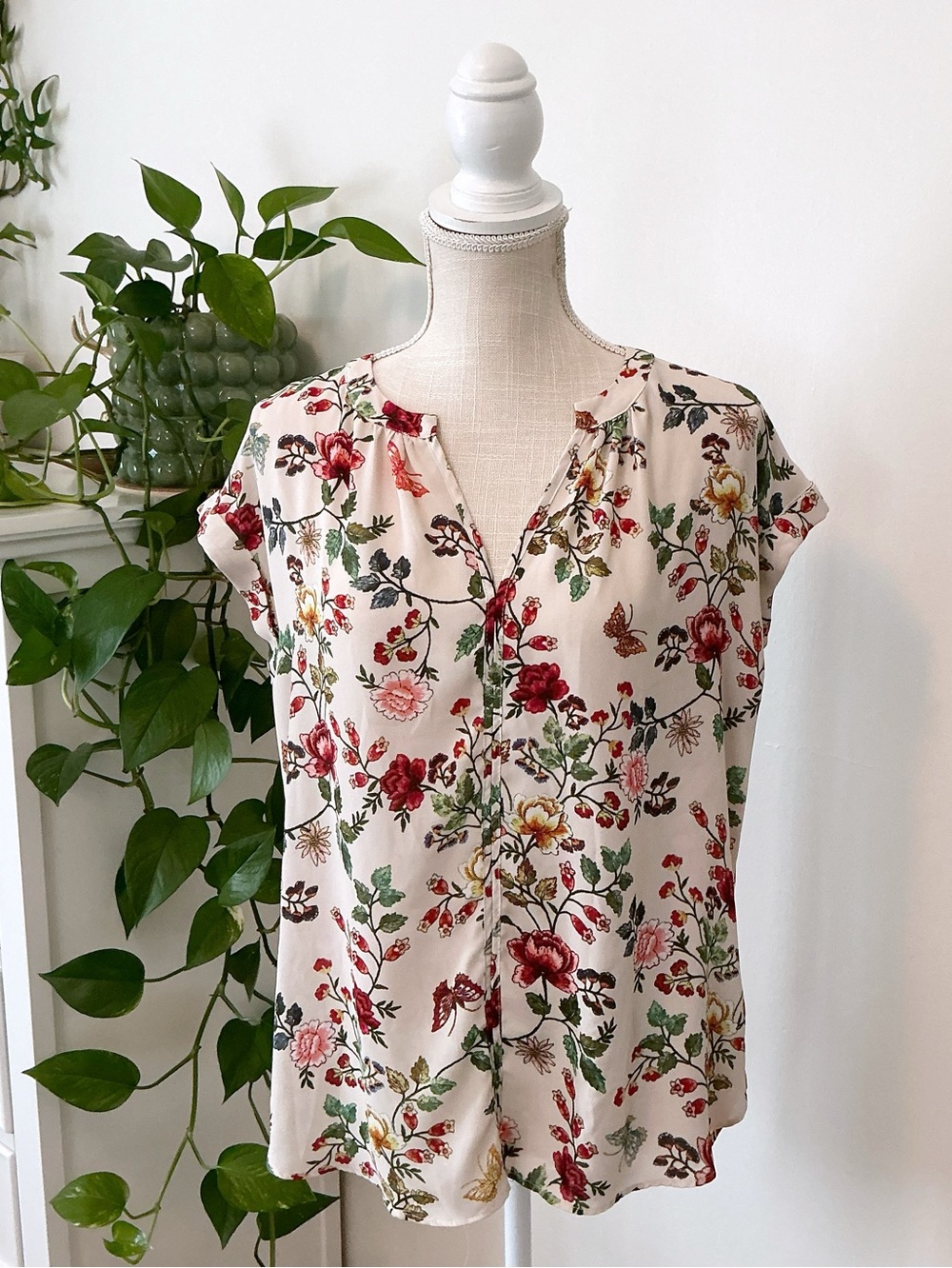 Philosophy | White Floral Blouse size Medium